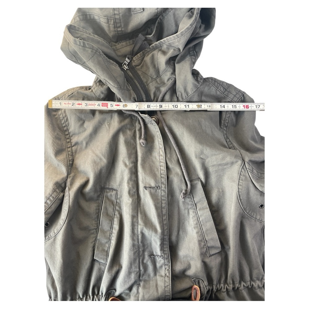 GAP Green Utility Jacket with Durable Cotton and Semi-Fitted Design - Picture 9 of 12